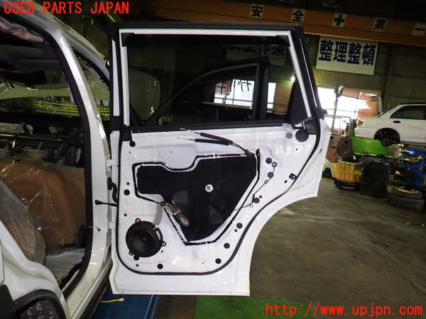 5UPJ-16701290]エクストレイル(T33)右後ドア AGC M2L4 【ジャンク】_m0005.jpg