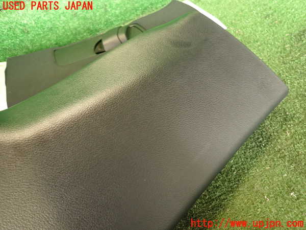 5UPJ-16727665]レクサス・RX350(GGL15W)右センターピラートリム 中古_m0002.jpg
