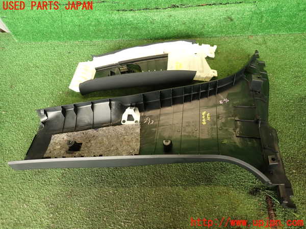 5UPJ-16727665]レクサス・RX350(GGL15W)右センターピラートリム 中古_m0005.jpg