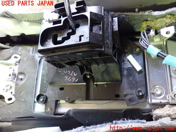 2UPJ-16767555]クラウン ハイブリッド(GWS204)ATシフトレバー 中古_m0002.jpg