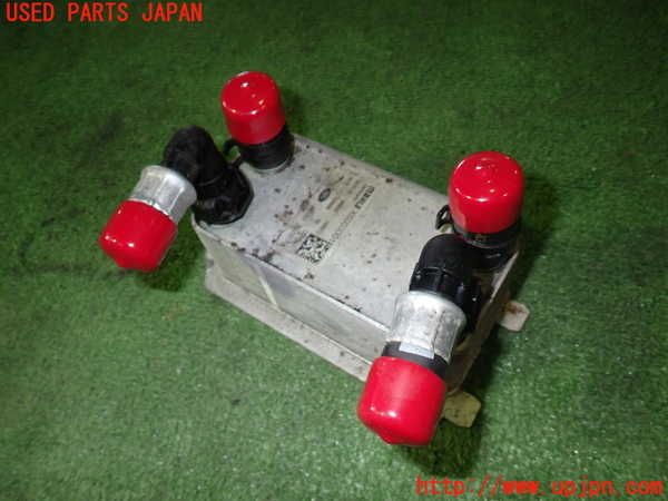 1UPJ-16792481]ジャガー・Fペース(DC2XB)オイルクーラー1 中古_m0001.jpg
