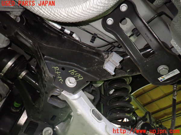 1UPJ-16795295]ジャガー・Fペース(DC2XB)リアメンバー 中古_m0002.jpg