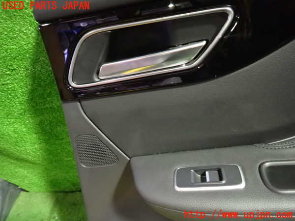 1UPJ-16791294]ジャガー・Fペース(DC2XB)右後ドア内張り 中古_m0002.jpg
