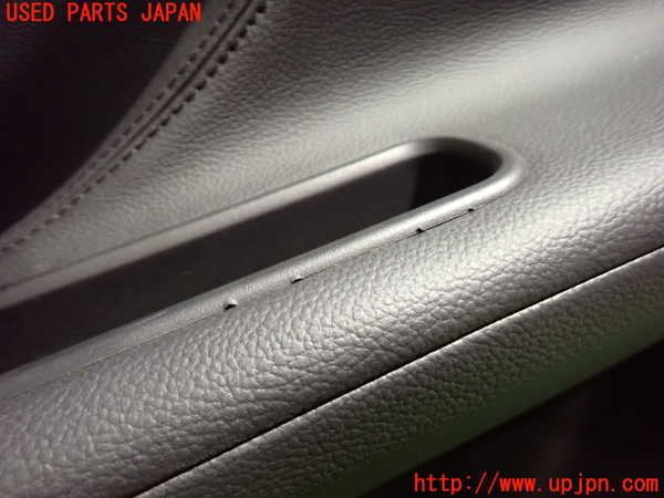 1UPJ-16791294]ジャガー・Fペース(DC2XB)右後ドア内張り 中古_m0004.jpg