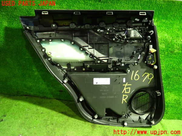 1UPJ-16791294]ジャガー・Fペース(DC2XB)右後ドア内張り 中古_m0005.jpg