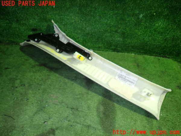 1UPJ-16797655]ジャガー・Fペース(DC2XB)右フロントピラートリム 中古_m0003.jpg