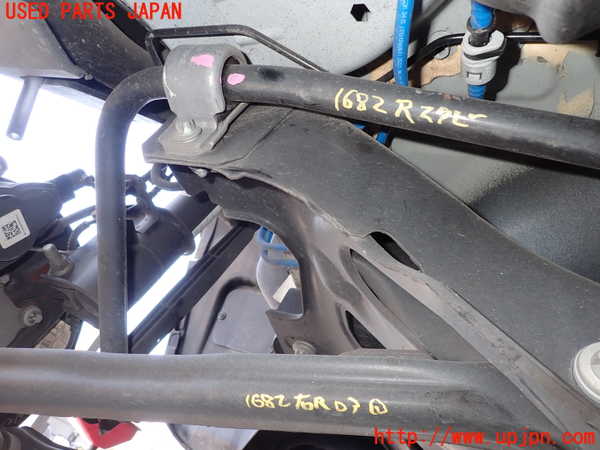 5UPJ-16825445]ジープ・レネゲード(BV13PM)リアスタビライザー 中古_m0002.jpg