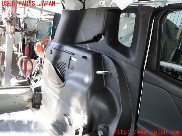 5UPJ-16827680]ジープ・レネゲード(BV13PM)左リアピラートリム 中古_m0001.jpg