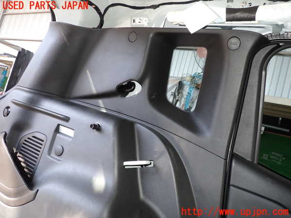 5UPJ-16827680]ジープ・レネゲード(BV13PM)左リアピラートリム 中古_m0002.jpg