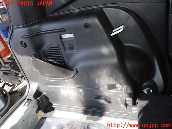 5UPJ-16827680]ジープ・レネゲード(BV13PM)左リアピラートリム 中古_m0003.jpg