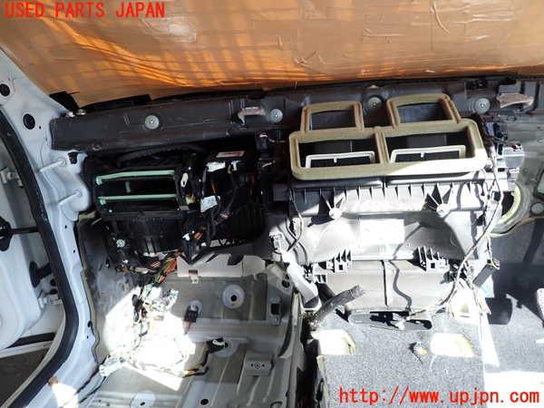 5UPJ-16846081]BMW 116i(1A16)(F20)エバポレーター1 中古_m0001.jpg