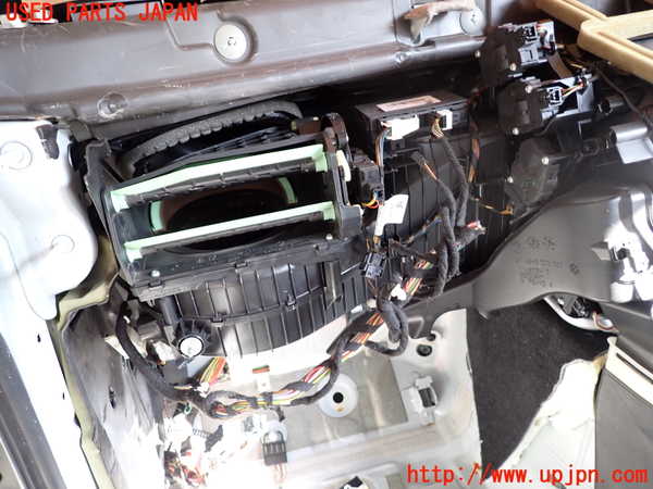 5UPJ-16846081]BMW 116i(1A16)(F20)エバポレーター1 中古_m0003.jpg