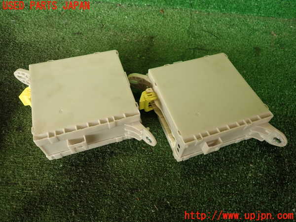 5UPJ-16856742]レクサス・LS460(USF40)ヒューズボックス2 中古_m0002.jpg