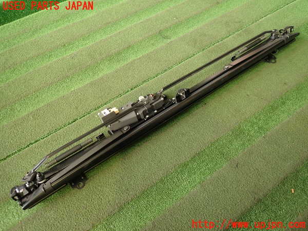 5UPJ-16857790]レクサス・LS460(USF40)リアサンシェード 中古_m0001.jpg