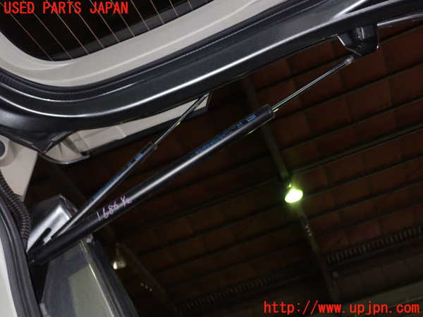 5UPJ-16861584]セレナ e-POWER(HFC27)リアゲートダンパー 中古_m0001.jpg