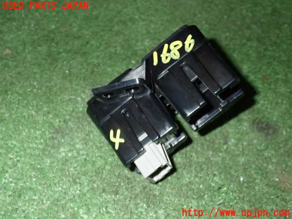 5UPJ-16866309]セレナ e-POWER(HFC27)スイッチ4 中古_m0003.jpg