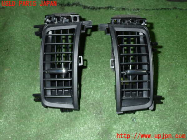 5UPJ-16867528]セレナ e-POWER(HFC27)エアコン吹き出し口3 (真中) 中古_m0001.jpg