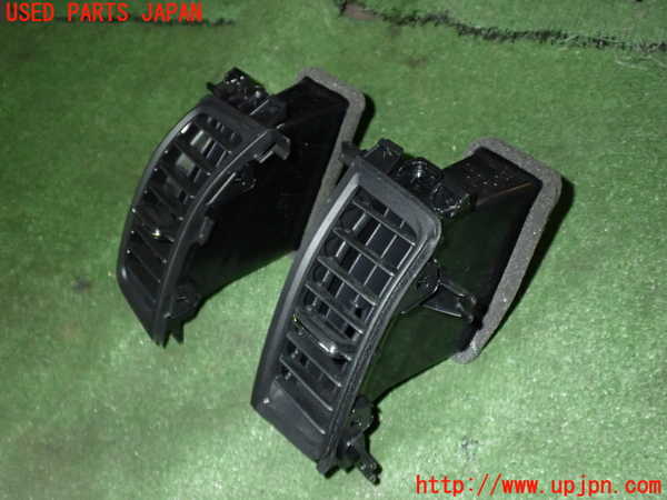 5UPJ-16867528]セレナ e-POWER(HFC27)エアコン吹き出し口3 (真中) 中古_m0002.jpg