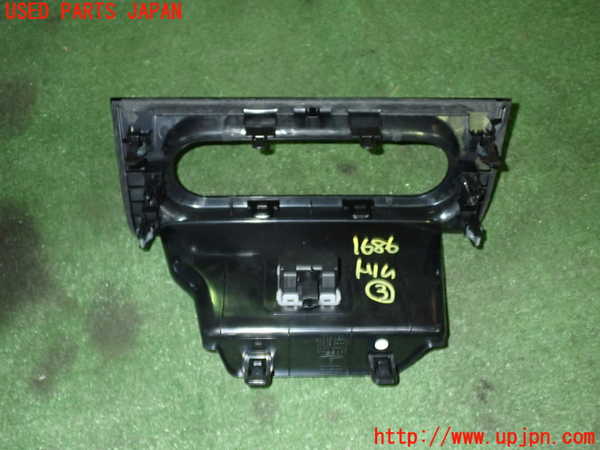 5UPJ-16867693]セレナ e-POWER(HFC27)内装トリム類3 (エアコンスイッチ周り) 中古_m0003.jpg