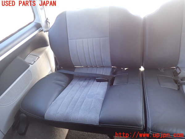 5UPJ-16877235]デリカ スペースギア(PD6W)右3列目シート 中古_m0001.jpg