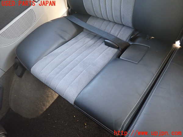 5UPJ-16877235]デリカ スペースギア(PD6W)右3列目シート 中古_m0003.jpg