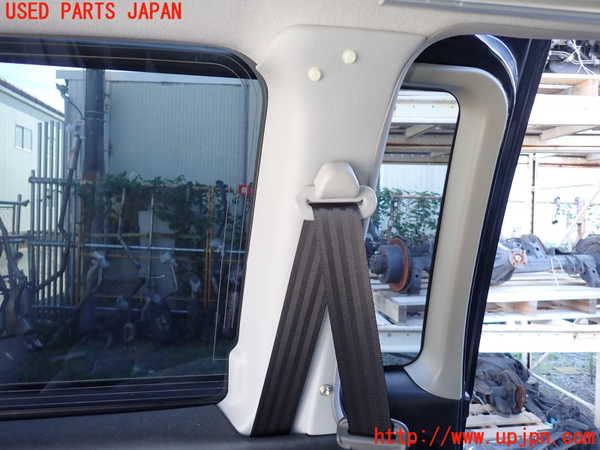 5UPJ-16877680]デリカ スペースギア(PD6W)左リアピラートリム 中古_m0002.jpg