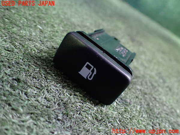 5UPJ-16906307]ハリアー(ZSU60W)スイッチ2（フューエルオープナー） 中古_m0001.jpg