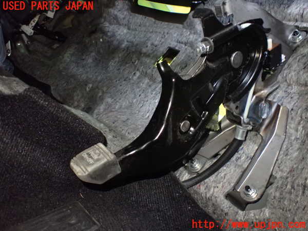 5UPJ-16907550]ハリアー(ZSU60W)サイドブレーキレバー 中古_m0001.jpg
