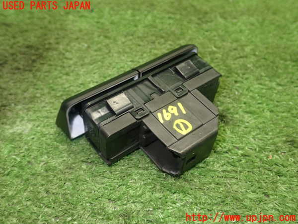 5UPJ-16916306]キャデラック・ATS(A1SL)スイッチ1 (ソナー他) 中古_m0003.jpg