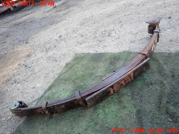 5UPJ-16975095]ランクル60系(HJ61V(改))左フロントスプリング 中古_m0004.jpg