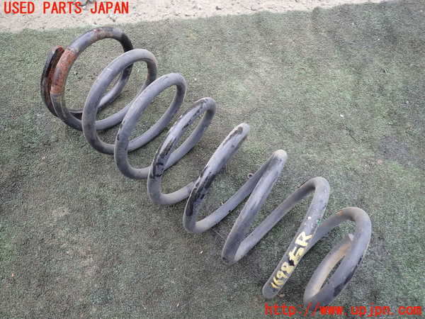 5UPJ-16985100]ランクル100系(HDJ101K)右リアスプリング 中古_m0001.jpg