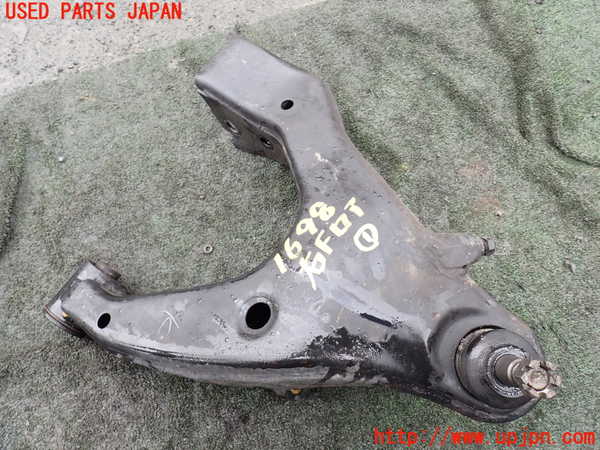 5UPJ-16985176]ランクル100系(HDJ101K)右フロントロアアーム1 中古_m0002.jpg