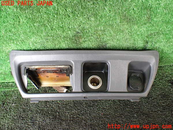 5UPJ-16987691]ランクル100系(HDJ101K)内装トリム類1 中古_m0001.jpg