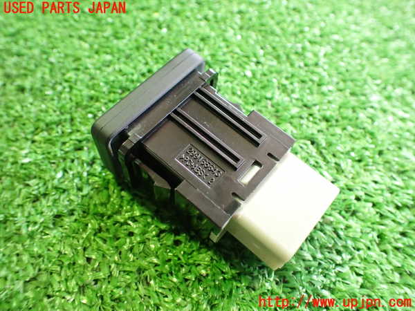 5UPJ-17006311]アウトランダーPHEV(GG3W)スイッチ6(パーキングソナー) 中古_m0003.jpg