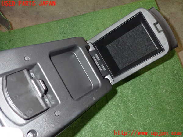 5UPJ-17007540]アウトランダーPHEV(GG3W)センターコンソール 中古_m0004.jpg