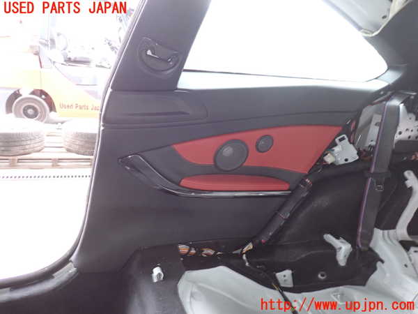 5UPJ-17017675]BMW M4 クーペ(3C30)(F82)右リアピラートリム 中古_m0003.jpg