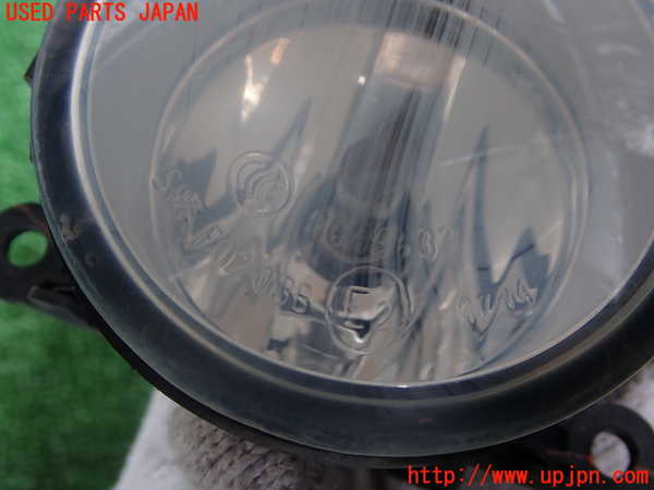 5UPJ-17021182]NV350 キャラバン バン(VW2E26)左フォグ 中古_m0002.jpg