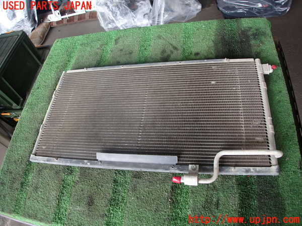 5UPJ-17026031]NV350 キャラバン バン(VW2E26)エアコンコンデンサー1 中古_m0001.jpg