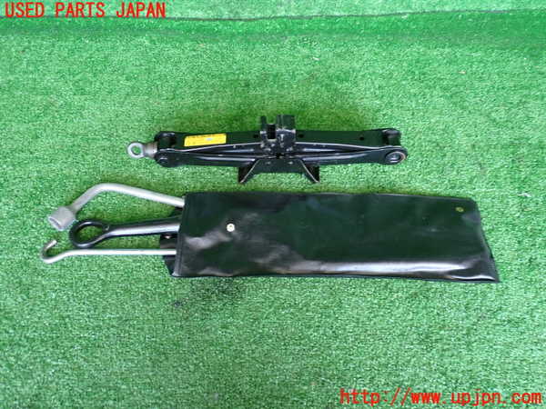 5UPJ-17037805]クラウン アスリート ハイブリッド(AWS210)車載工具 中古_m0001.jpg