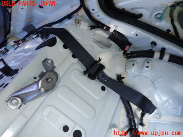 5UPJ-17037185]クラウン アスリート ハイブリッド(AWS210)左2列目シートベルト 中古_m0001.jpg