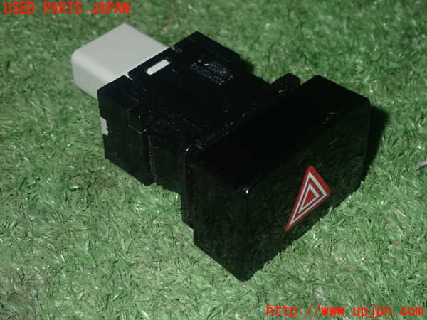 1UPJ-17056290]デリカD：5(CV1W)ハザードスイッチ 中古_m0002.jpg
