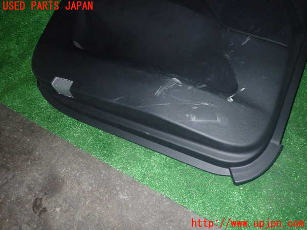 5UPJ-17051264]デリカD：5(CV1W)左前ドア内張り 中古_m0003.jpg