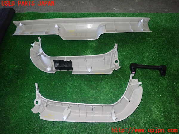 5UPJ-17051578]デリカD：5(CV1W)バックドア内張り 中古_m0003.jpg