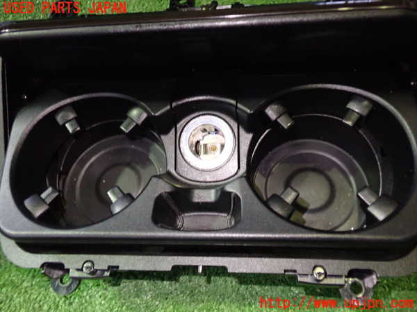 1UPJ-17067810]BMW アクティブハイブリッド5(AH5)(FZ35 F10)ドリンクホルダー 中古_m0004.jpg