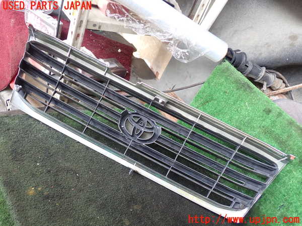 1UPJ-17111050]ランクル100系(UZJ100W)ラジエターグリル 中古_m0003.jpg