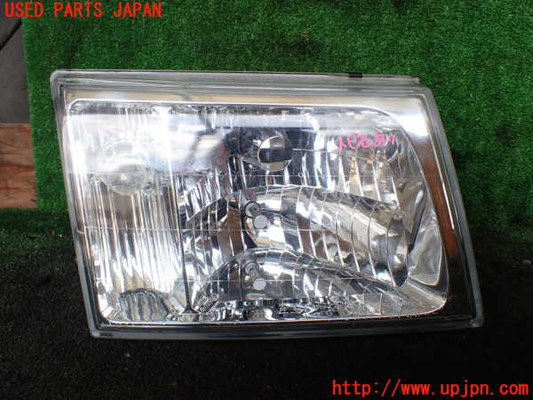 1UPJ-17111130]ランクル100系(UZJ100W)右ヘッドライト HID ジャンク部品取り_m0001.jpg