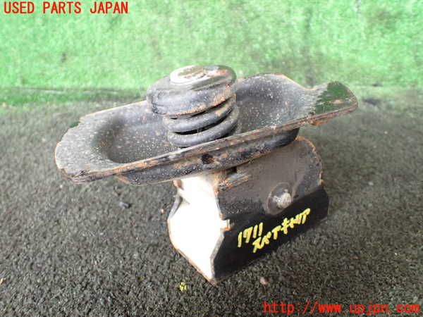 5UPJ-17111700]ランクル100系(UZJ100W)スペアタイヤキャリア 中古_m0001.jpg