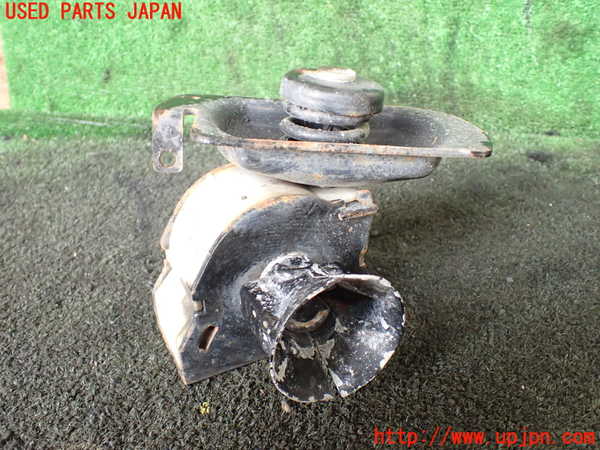 5UPJ-17111700]ランクル100系(UZJ100W)スペアタイヤキャリア 中古_m0002.jpg