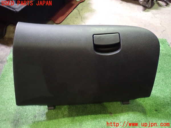 5UPJ-17147516]インプレッサ WRX-STi(GVF)グローブボックス1 中古_m0001.jpg
