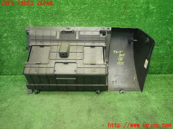 5UPJ-17157517]インプレッサ WRX-STi(GC8)グローブボックス2 中古_m0002.jpg